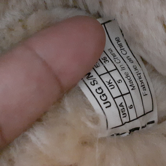UGG BOOTS SZ 6 - Picture 6 of 9